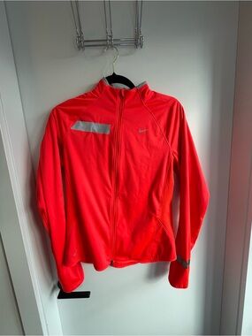 Nike Dri-FIT Red Performance Training jacket size M